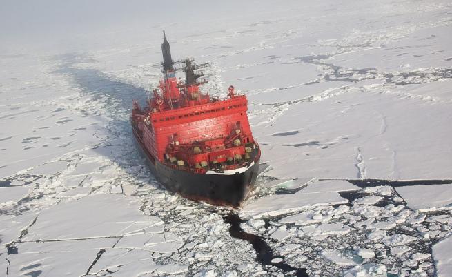 Китай плаща стотици хиляди долари на Русия за достъп до Арктика