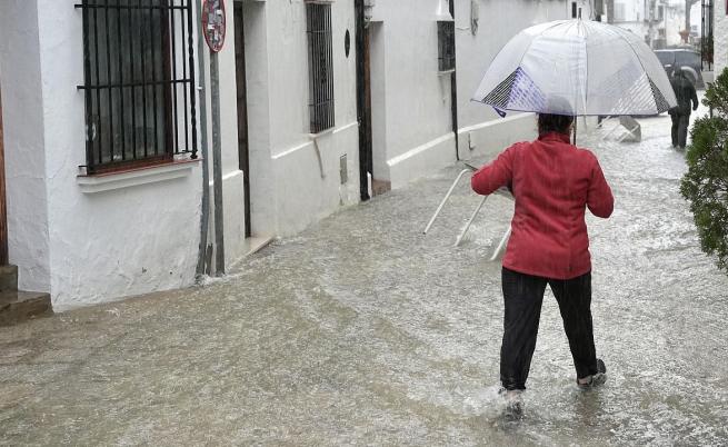 Смърт, разрушения и евакуации в Испания и Португалия заради бурята „Леонардо“