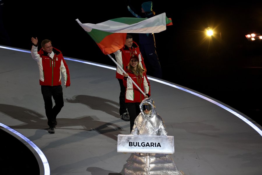 Българската делегация по време на церемонията на откриването на Зимните1