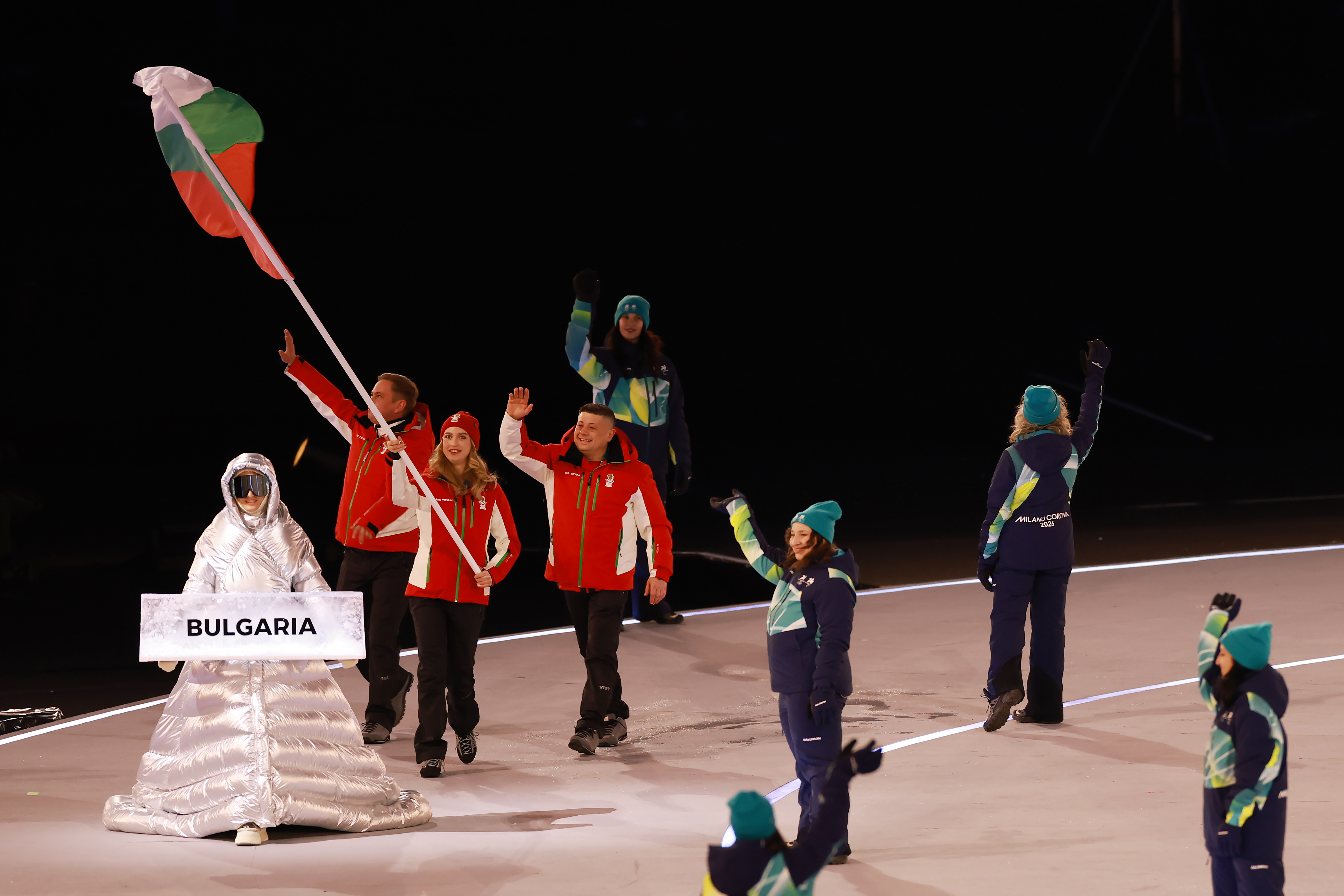 <p>Българската делегация на церемонията на откриването на Зимните олимпийски игри в Италия.</p>