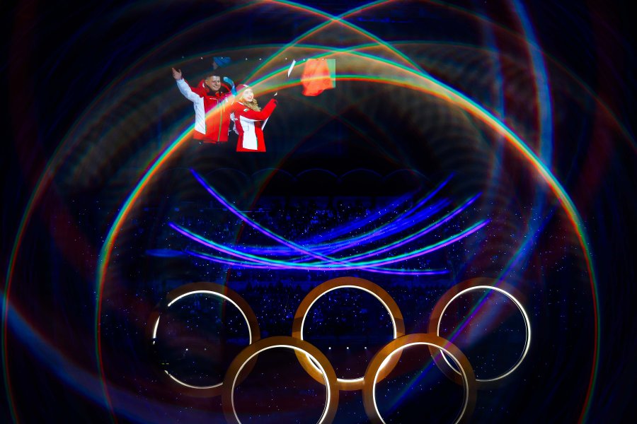 Александра Фейгин развя българския флаг в Милано а Владимир Илиев1