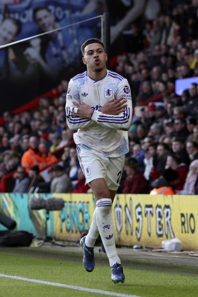 Борнемут Астън Вила1