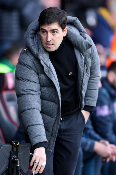 Борнемут Астън Вила1