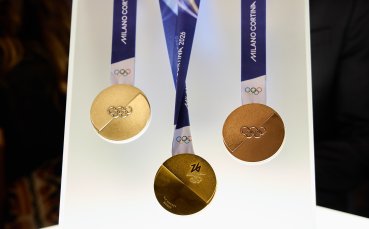 Пет комплекта медали в първия ден на Милано-Кортина, Италия, Япония и Норвегия оглавиха класирането по медали