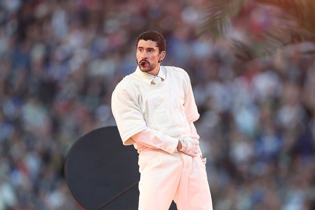 <p>Суперзвездата Bad Bunny оглави грандиозното шоу на полувремето на Apple Music Super Bowl LX, което се проведе на 8 февруари 2026 г. на стадион &bdquo;Ливайс&ldquo; в Санта Клара, Калифорния.&nbsp;Президентът на САЩ, Доналд Тръмп, разкритикува шоуто и каза, че е "е абсолютно ужасно"</p>