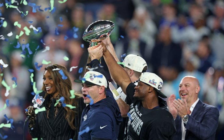 Зрелищно шоу, куп звезди и исторически рекорди на Супербоул (видео)