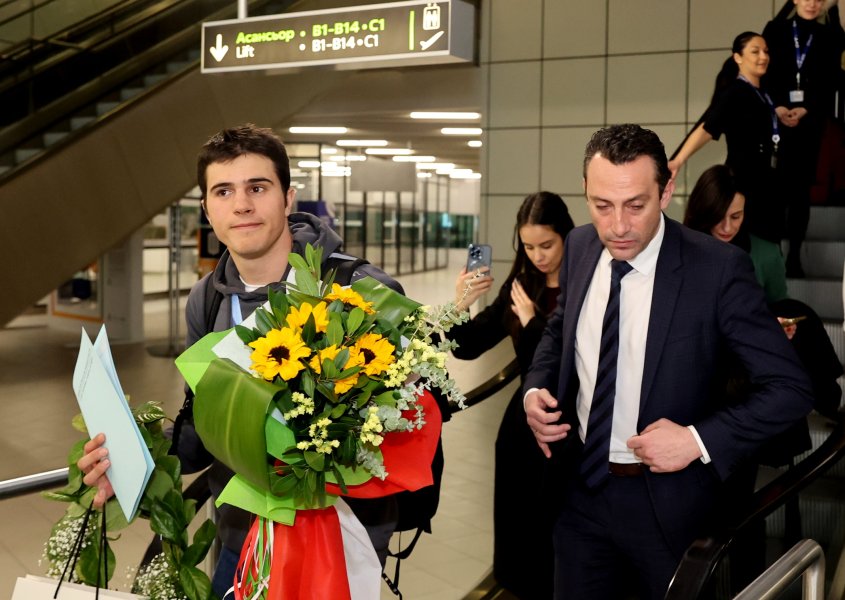 Тервел Замфиров се завърна в България1