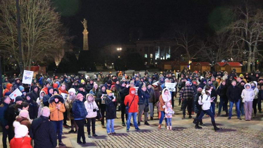 Протест в Русе срещу решението за купуване на паркинг за тирове