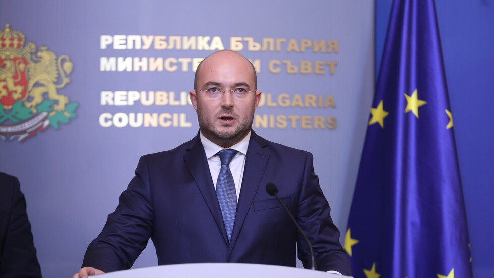 Правосъдният министър разпореди проверка в Агенцията по вписванията заради сдружението на Иво Калушев