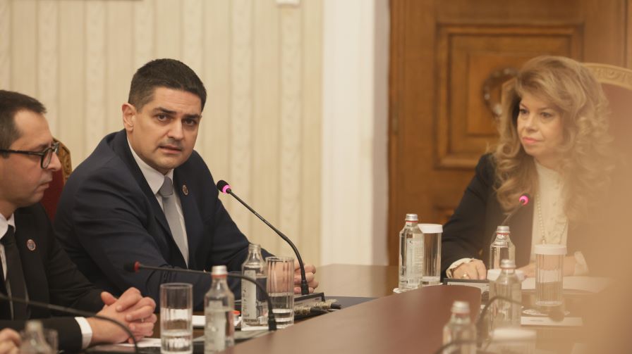 <p>МЕЧ отиде при президента, но отказа да проведе консултации</p>