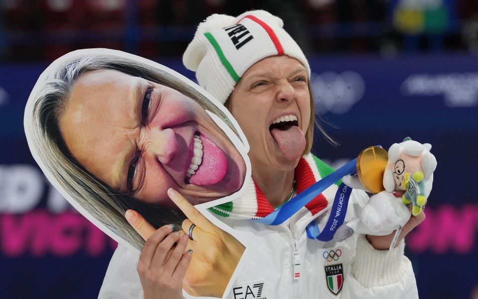 Ариана Фонтана с историческо постижение в Милано-Кортина