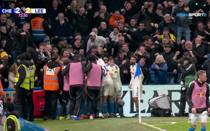 Комична грешка в защитата на Челси и Лийдс изравнява