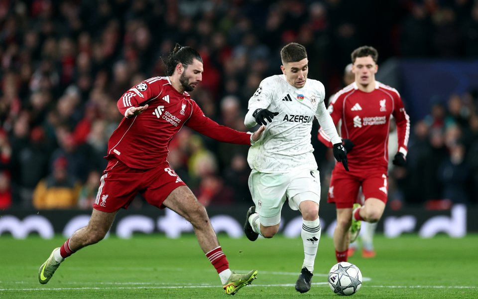 Лудогорец готви оферта за халф на Карабах?