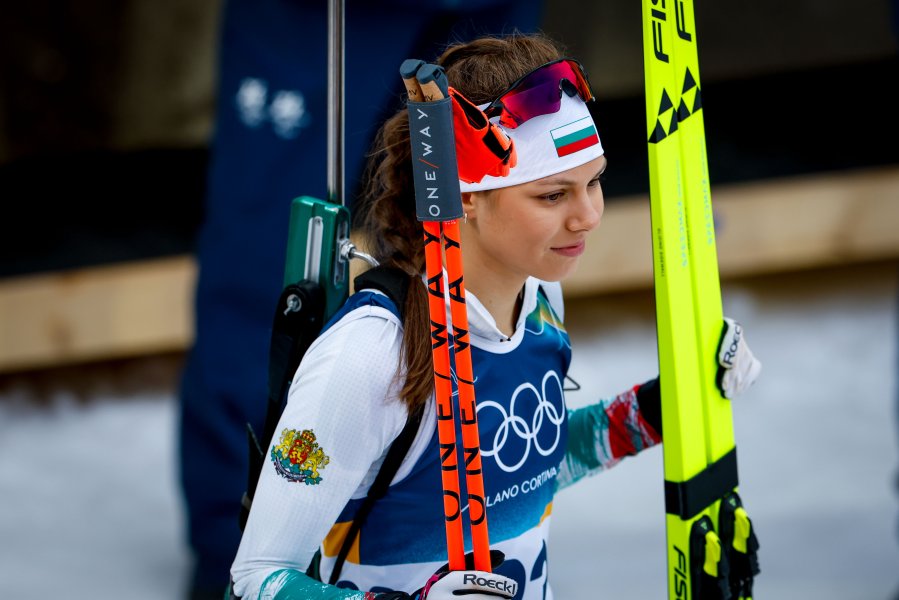 Награждаване на Лора Христова след бронзовото отличие на Зимните олимпийски1