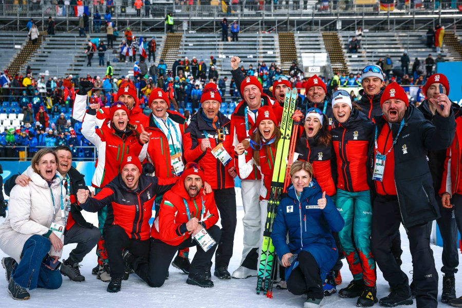 Награждаване на Лора Христова след бронзовото отличие на Зимните олимпийски1