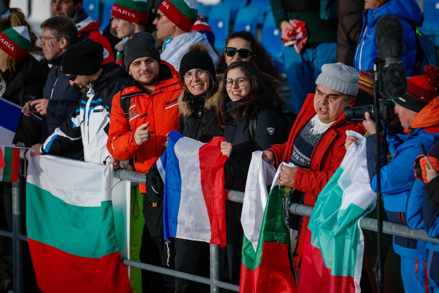 Награждаване на Лора Христова след бронзовото отличие на Зимните олимпийски1