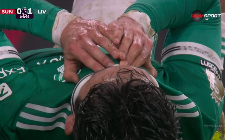 Тежка контузия за футболист на Ливърпул (видео)