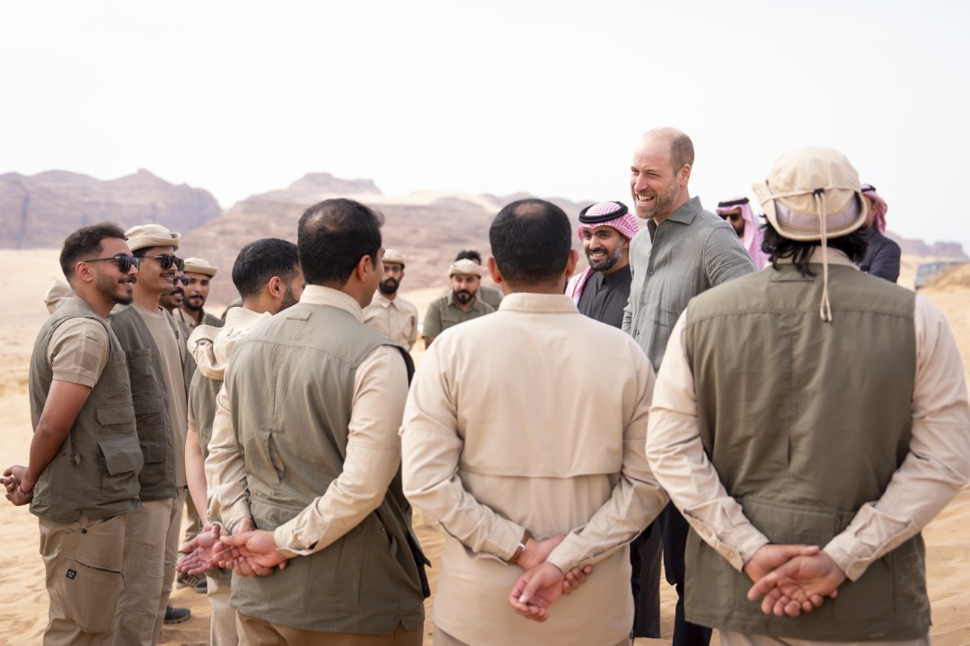 <p>Принц Уилям завърши първото си посещение в Саудитска Арабия с визита в природния резерват Шараан и историческия град Ал-Ула, запознавайки се с програми за опазване на застрашени видове и устойчиво земеделие.</p>