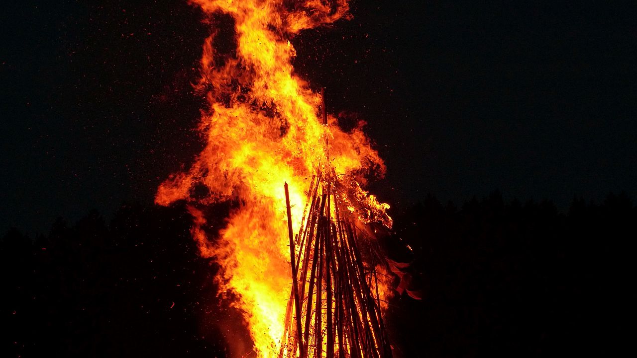 14 февруари: Черната смърт и пламъците в Страсбург