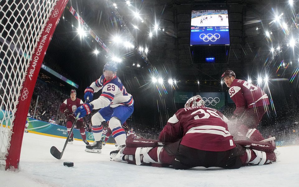 Хокейните отбори на САЩ и Германия започнаха с победи в Милано-Кортина