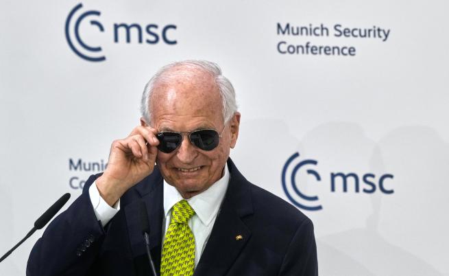 Откриха Мюнхенската конференция по сигурността с шега за слънчевите очила на Макрон