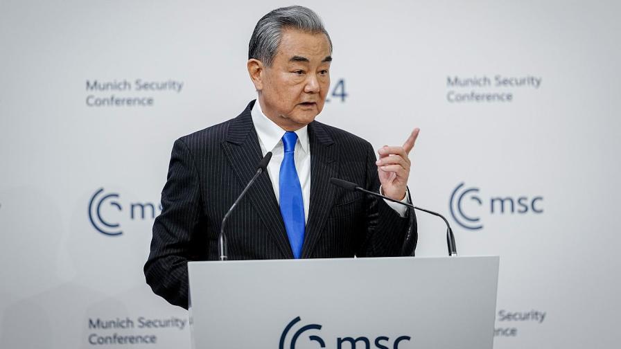 Външният министър на Китай Ван И