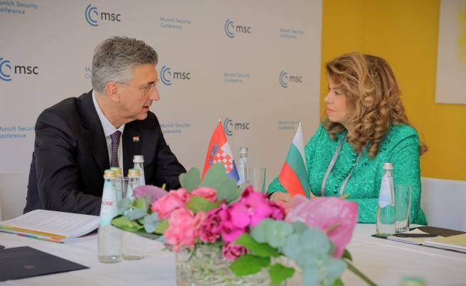 Йотова и Пленкович обсъдиха разделението в ЕС и бъдещето на Украйна.