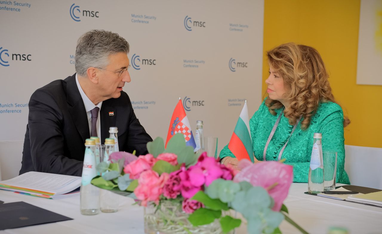 Йотова и Пленкович обсъдиха разделението в ЕС и бъдещето на Украйна.