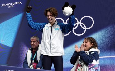 Казахстан дава на героя си орден и 250 000 долара