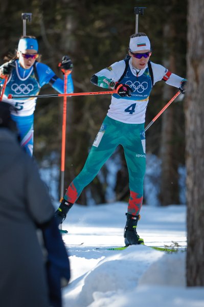 Преследване на 12 5 км в биатлона за жени с1