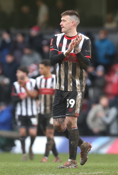 Гримсби Таун Уулвърхeмптън Уондърърс1