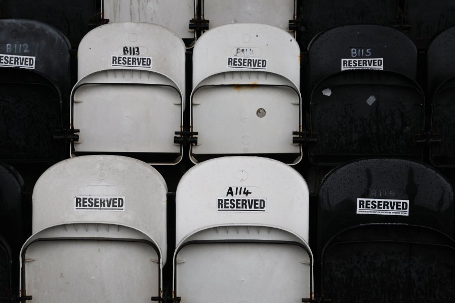 Гримсби Таун Уулвърхeмптън Уондърърс1