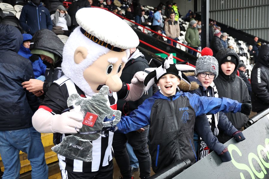 Гримсби Таун Уулвърхeмптън Уондърърс1