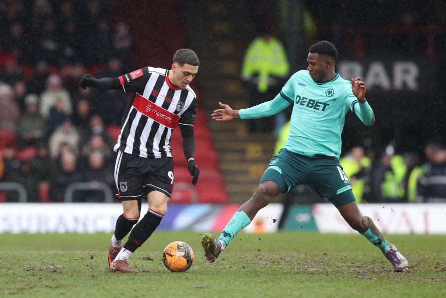 Гримсби Таун Уулвърхeмптън Уондърърс1