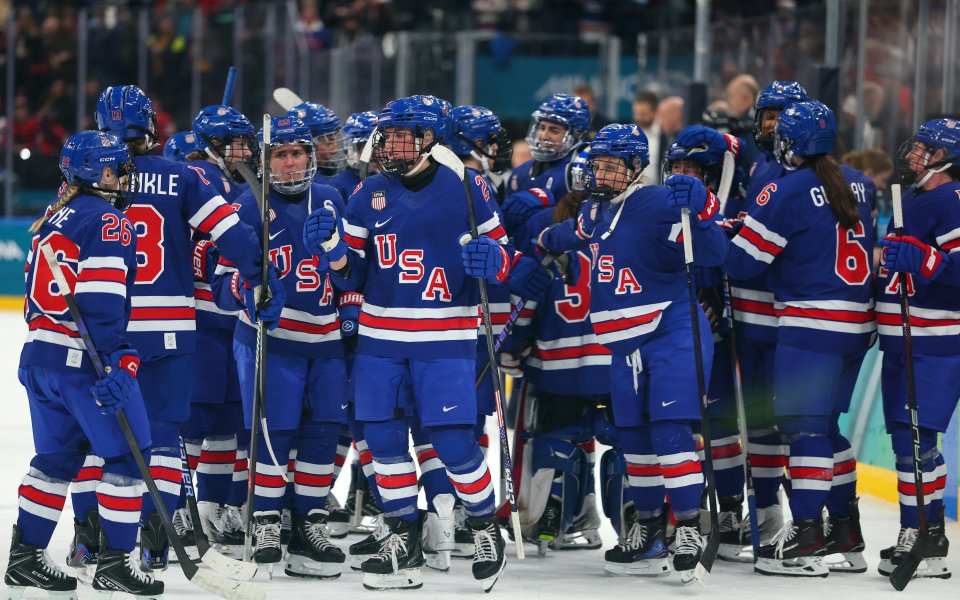 САЩ смаза Швеция и отново е на финал на олимпийския хокеен турнир