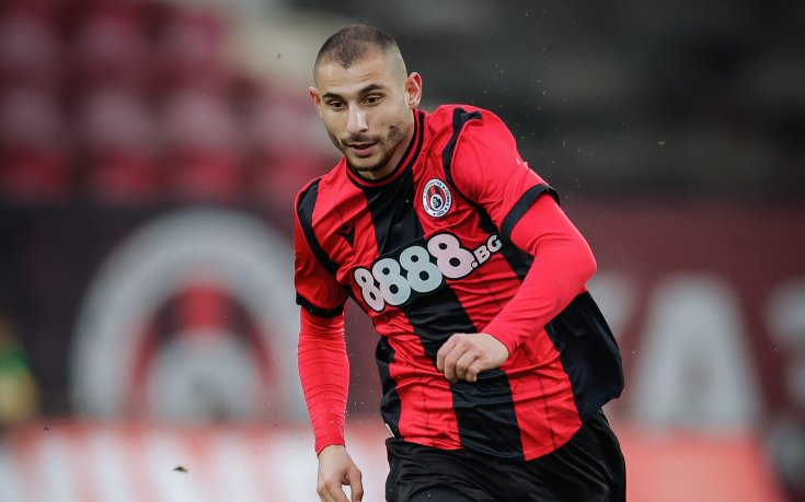 Ерол Дост подписа нов договор с Локо София