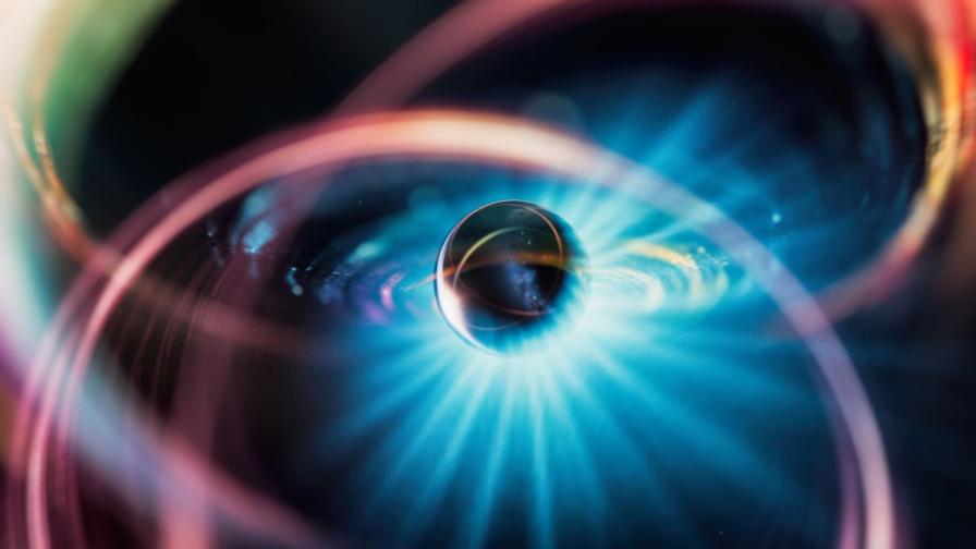 Огромна мрежа от скрити електромагнитни вълни, открита около малък леден свят