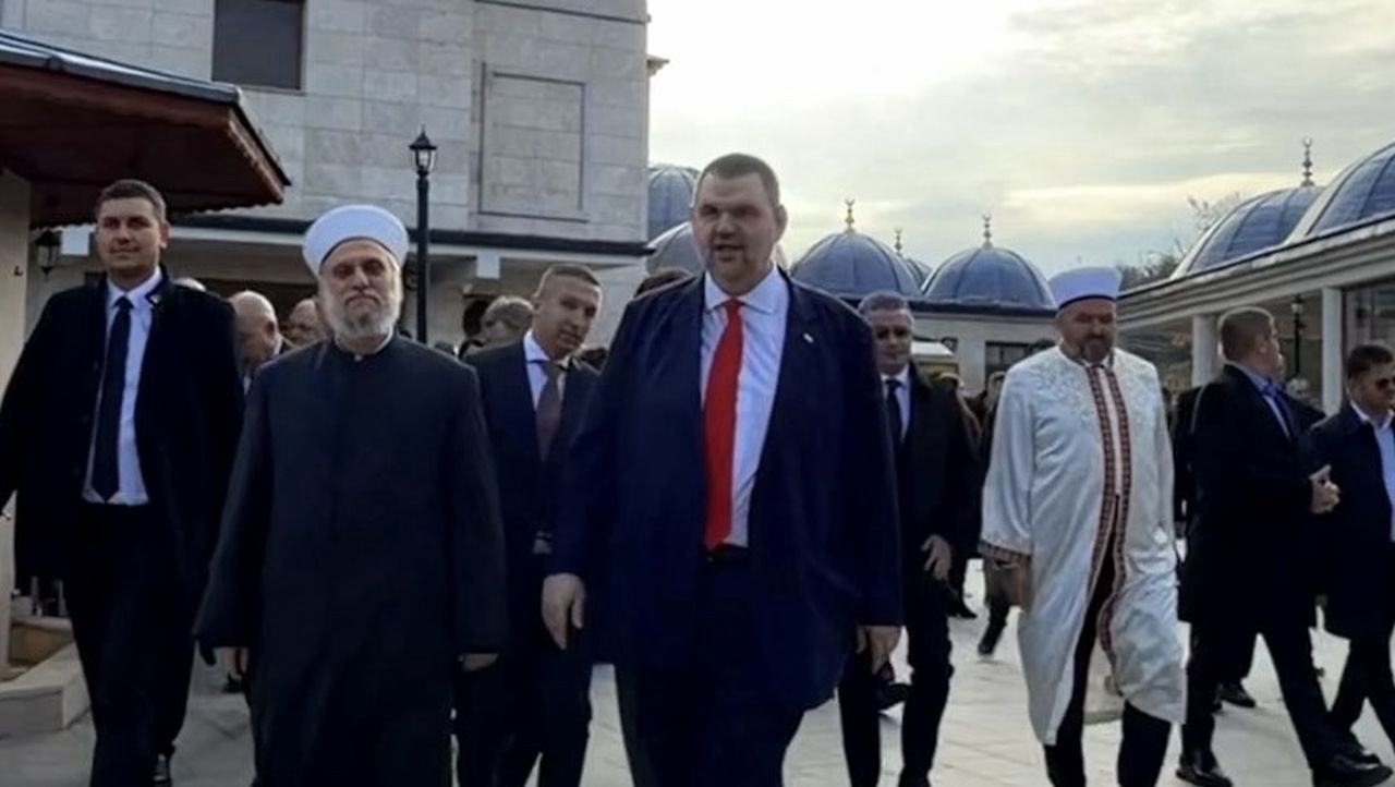 Пеевски поздрави мюсюлманите по повод свещения месец Рамазан