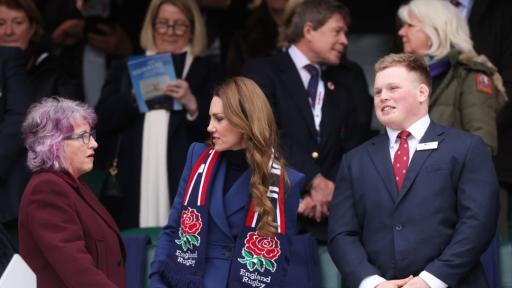 Кралска елегантност в Туикънъм: Кейт подкрепи Англия на „Шестте нации“
