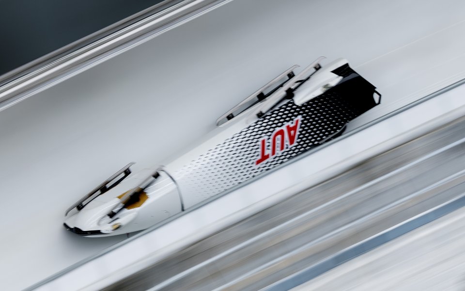 Австрийски бобслеист е в болница след тежка катастрофа в Кортина