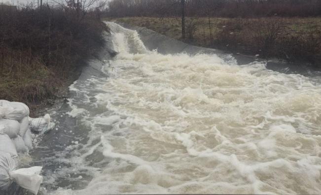 Язовири изпускат вода заради обилните валежи у нас