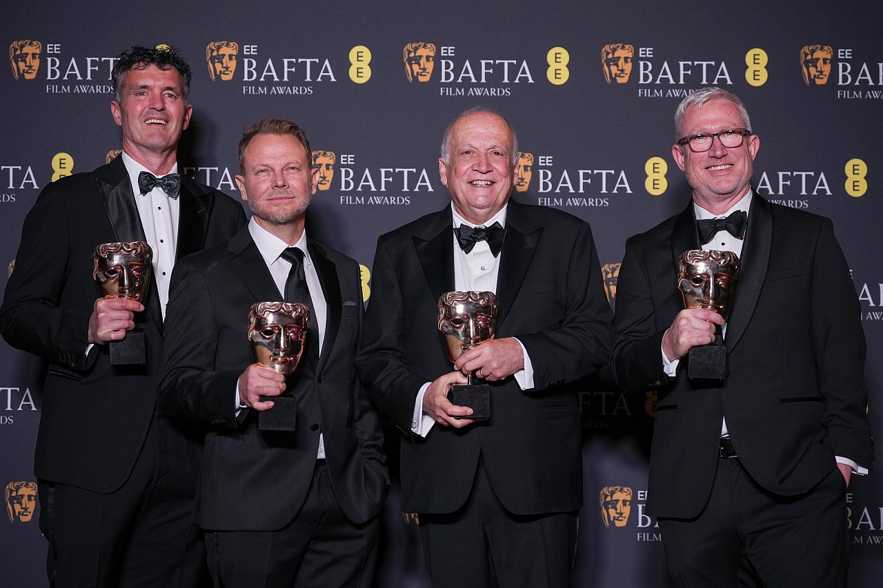 <p>Пред погледите на принцът и принцесата на Уелс Уилям и Катрин бяха раздадени филновите награди БАФТА в Лондон. Звездата от I Swear Робърт Арамайо, Джеси Бъкли от Hamnet и филма One Battle After Another бяха големите печеливши.</p>