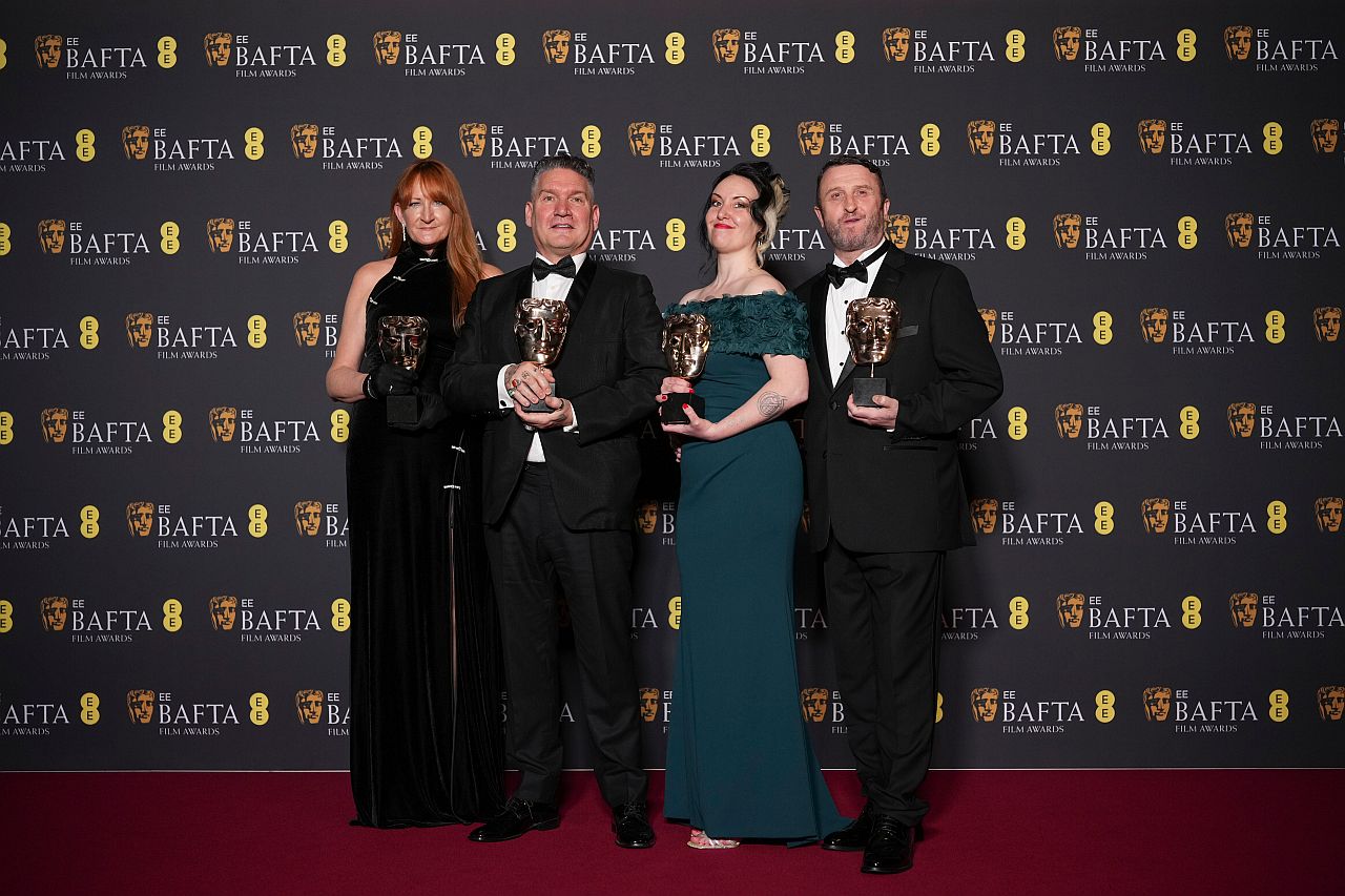 <p>Пред погледите на принцът и принцесата на Уелс Уилям и Катрин бяха раздадени филновите награди БАФТА в Лондон. Звездата от I Swear Робърт Арамайо, Джеси Бъкли от Hamnet и филма One Battle After Another бяха големите печеливши.</p>