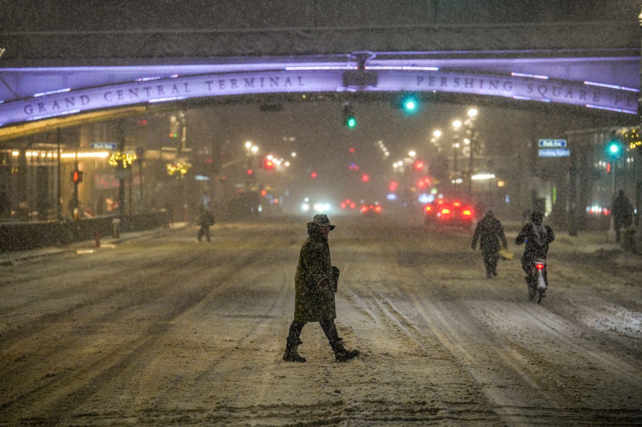 Градът, който никога не спи, спря: Снежната стихия в Ню Йорк в снимки
