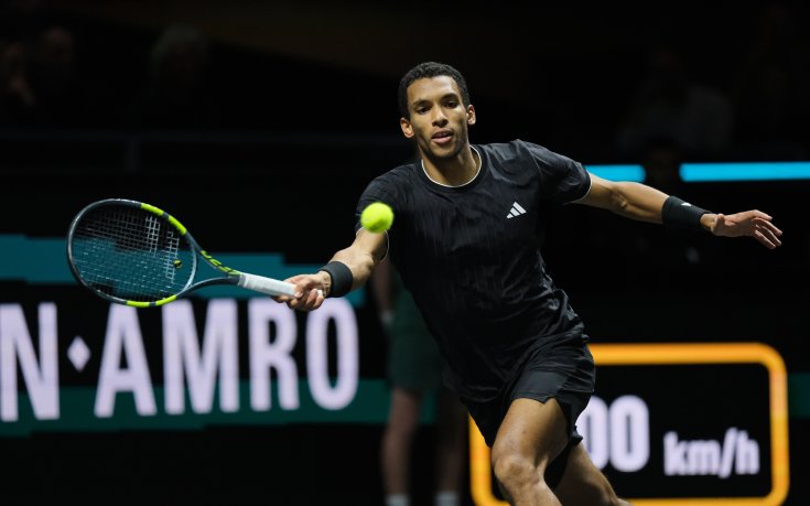 Оже-Алиасим и Стан Вавринка стартираха с победи на силния турнир в Дубай