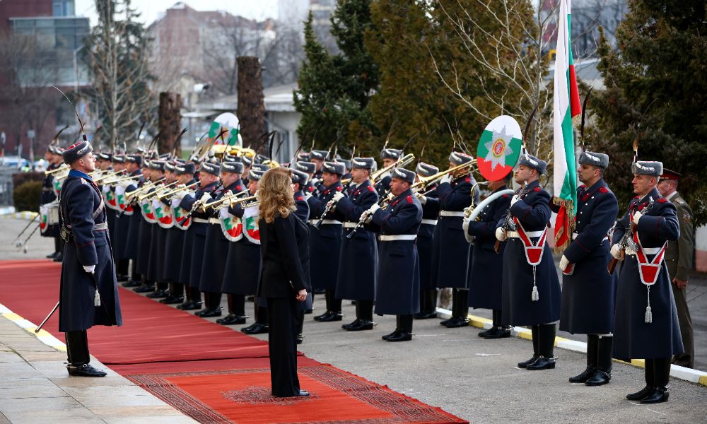 <p>Илияна Йотова присъства на годишната конференция на началника на отбраната.</p>
