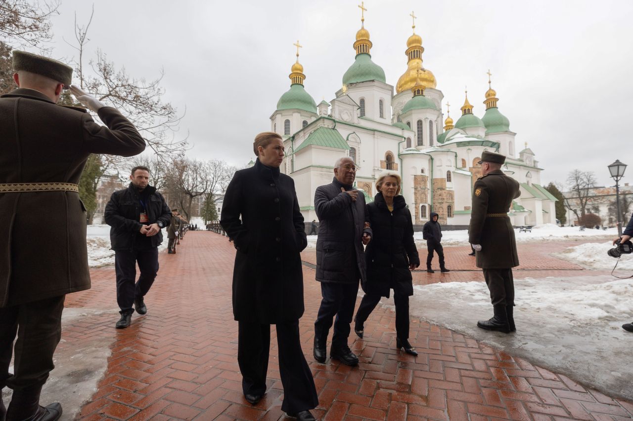 Урсула фон дер Лайен: ЕС ще предостави 90 млрд. евро на Украйна по един или друг начин