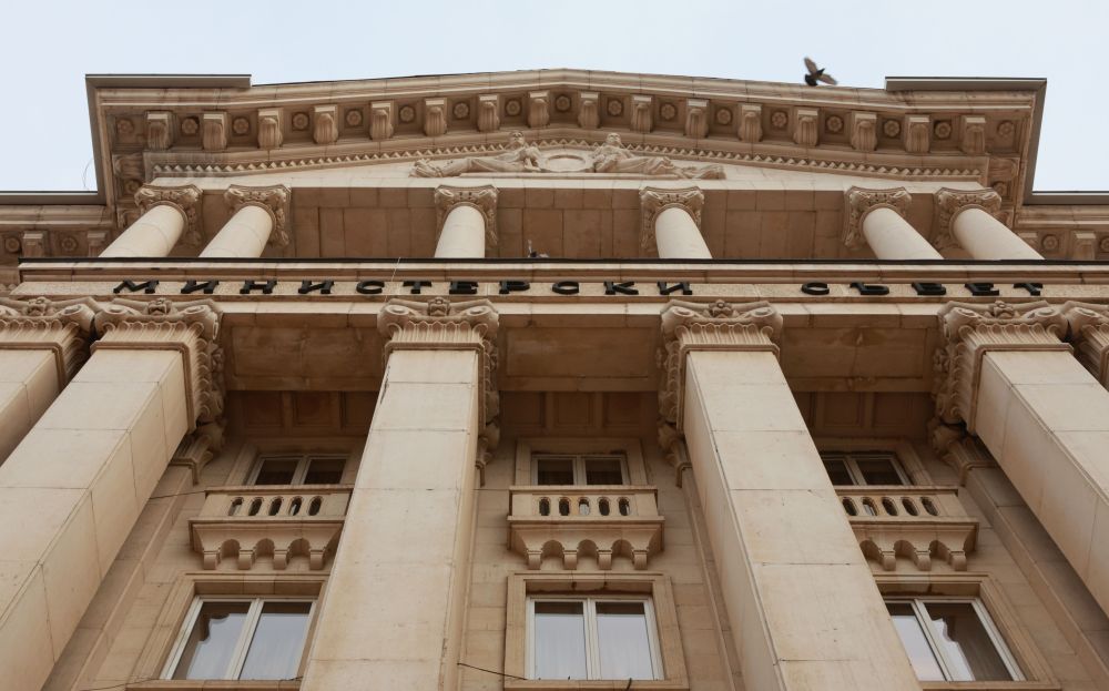 Служебното правителство заседава днес за удължителния закон на бюджета