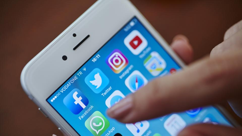 Meta спира уеб версията на Messenger от април