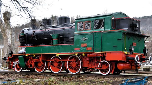 Освежиха царския локомотив в цело Царева ливада